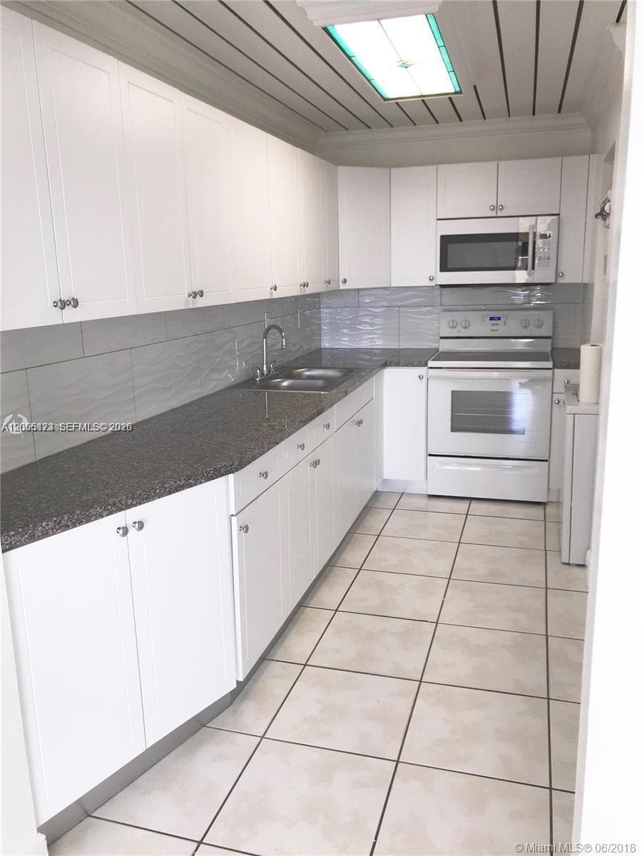 10000 NW 80th Ct # 2456, Hialeah Gardens, FL 33016 — zdjęcie 5