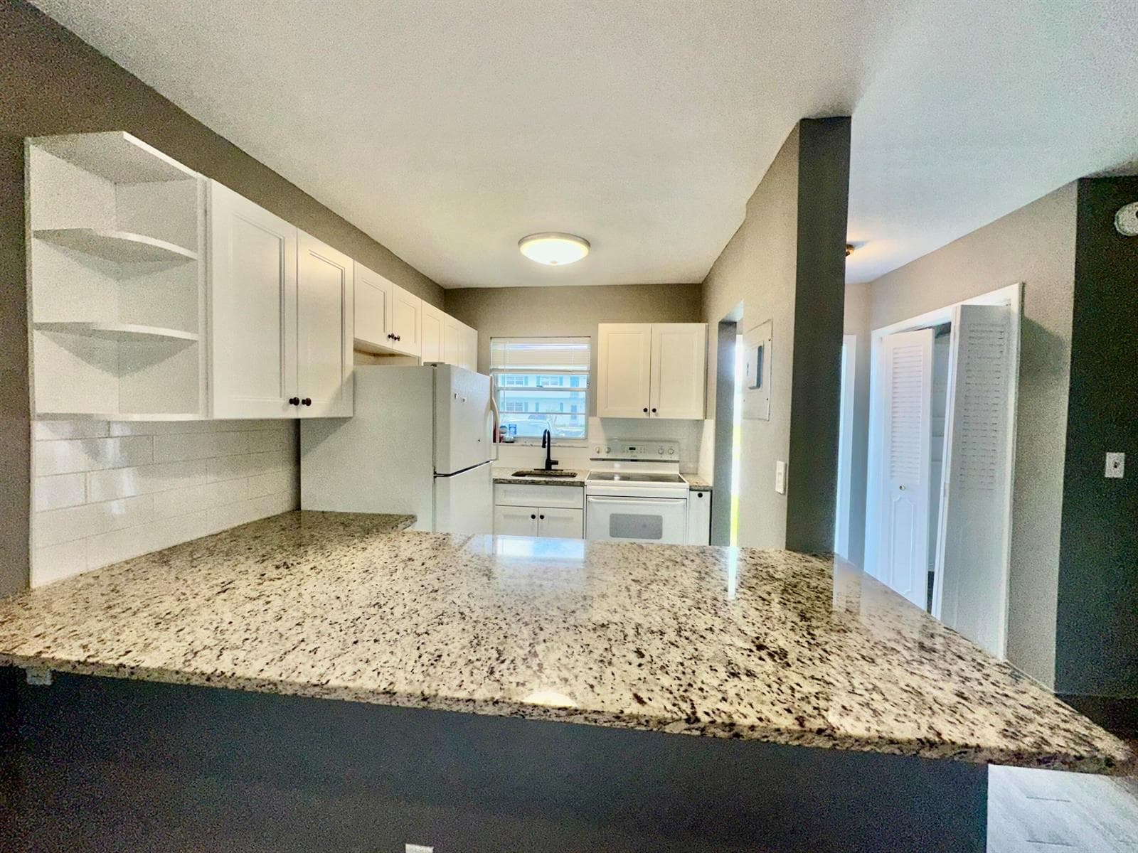 1113 LAKE Terrace # 107, Boynton Beach, FL 33426 — zdjęcie 2