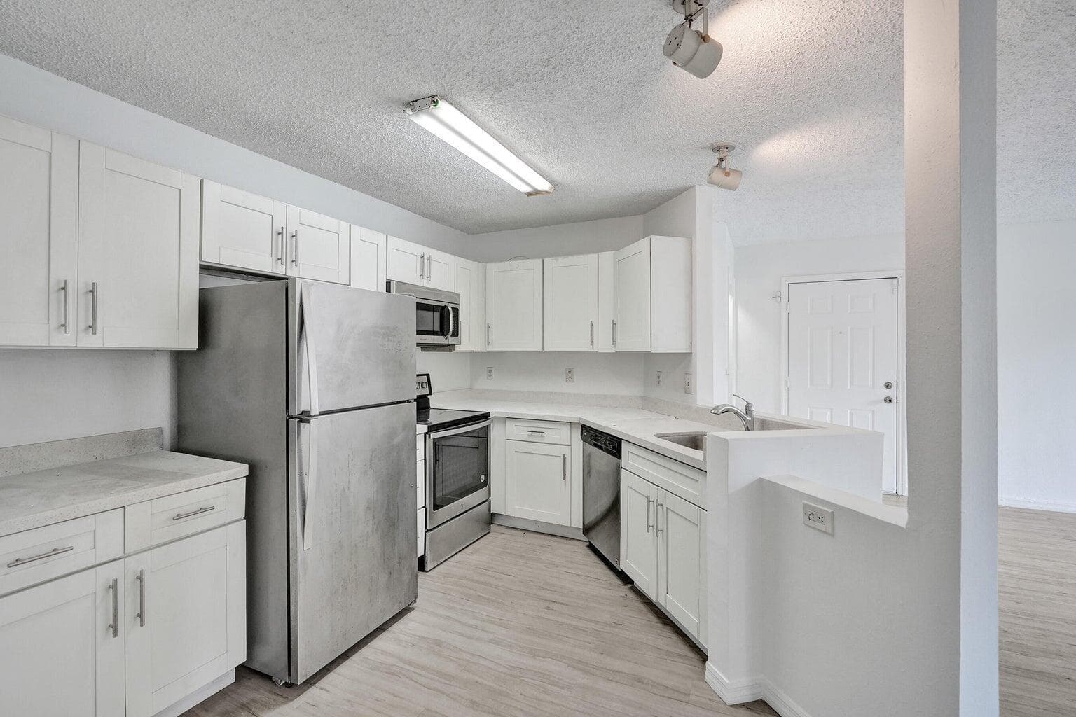 4015 W McNab Road # D204, Pompano Beach, FL 33069