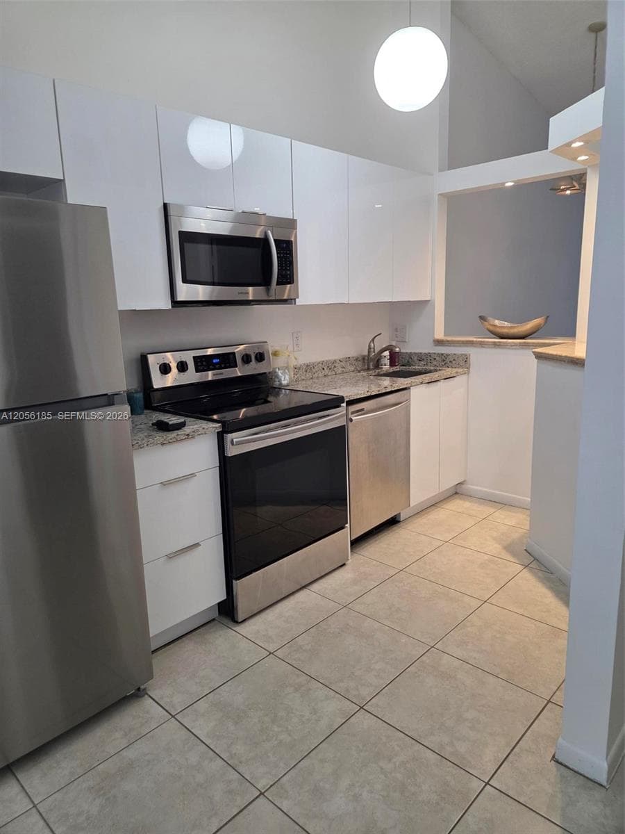 3686 NW 83rd Ln, Sunrise, FL 33351 — zdjęcie 2