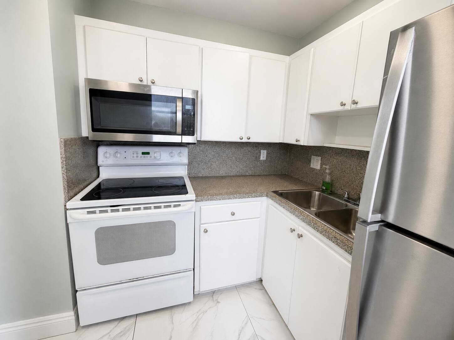 941 CRYSTAL LAKE Drive # 309, Deerfield Beach, FL 33064 — zdjęcie 4