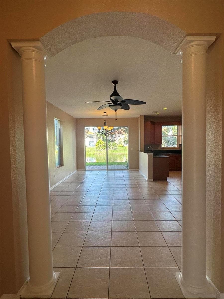 911 Seminole Palms Drive, FL 33463 — zdjęcie 2