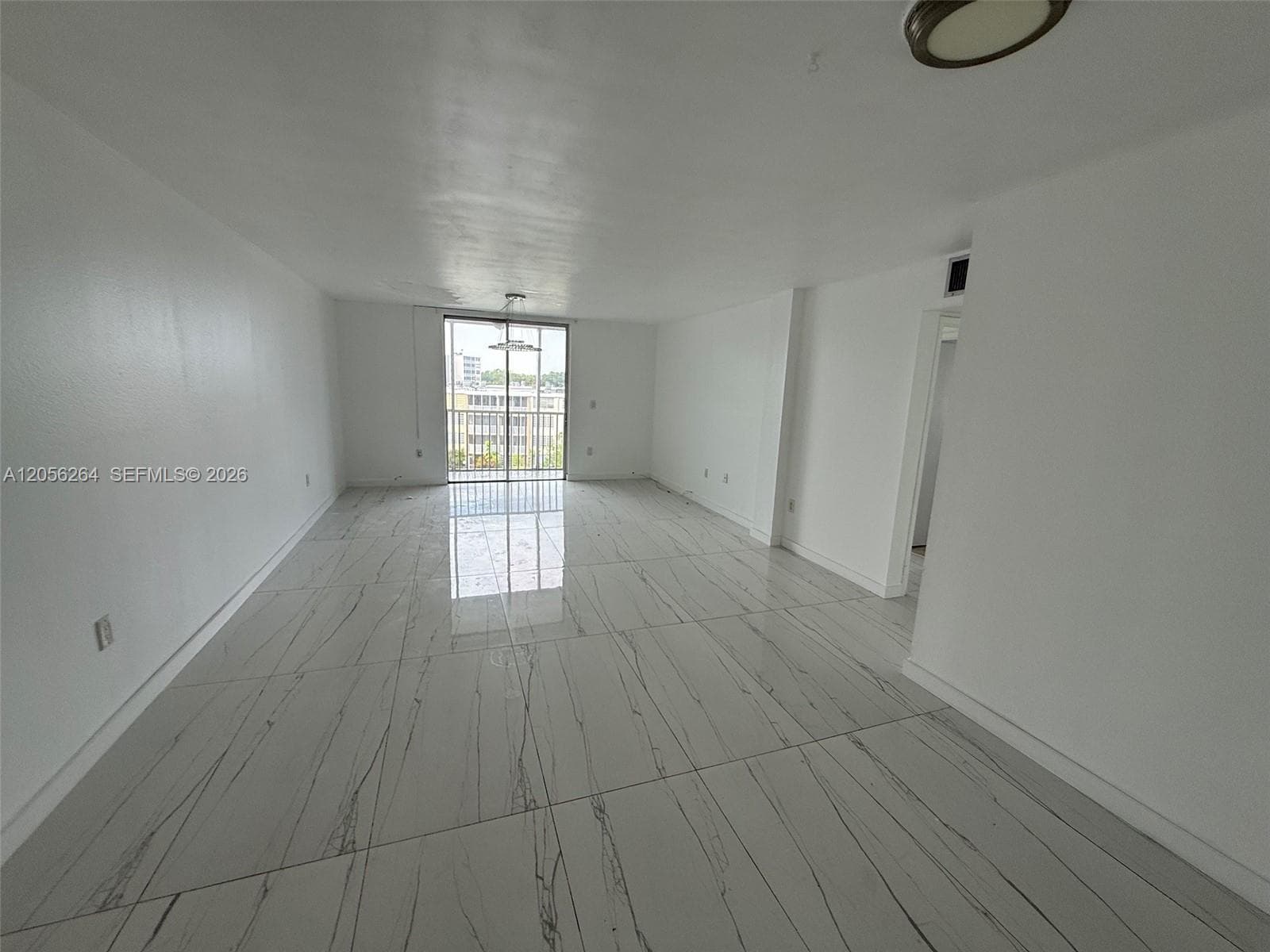 1700 NE 191st St # 510, Miami, FL 33179 — zdjęcie 3