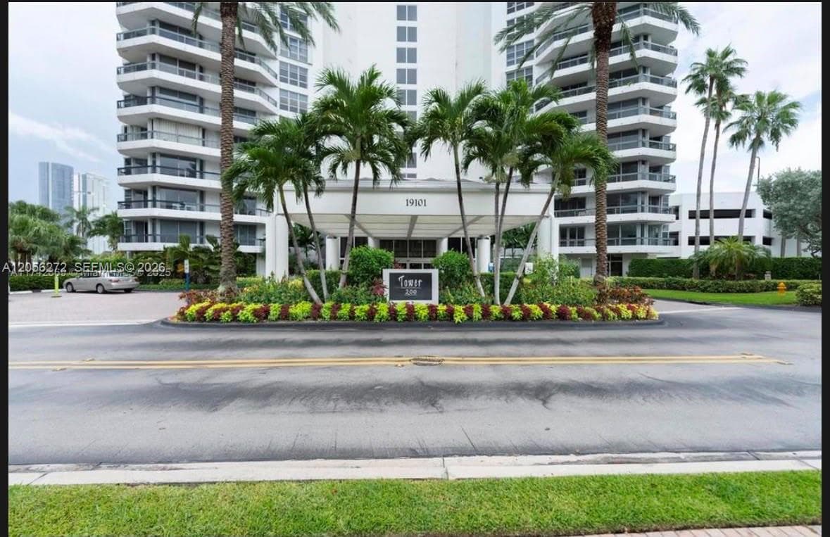 19101 NE 36th Ct # 304, Aventura, FL 33180