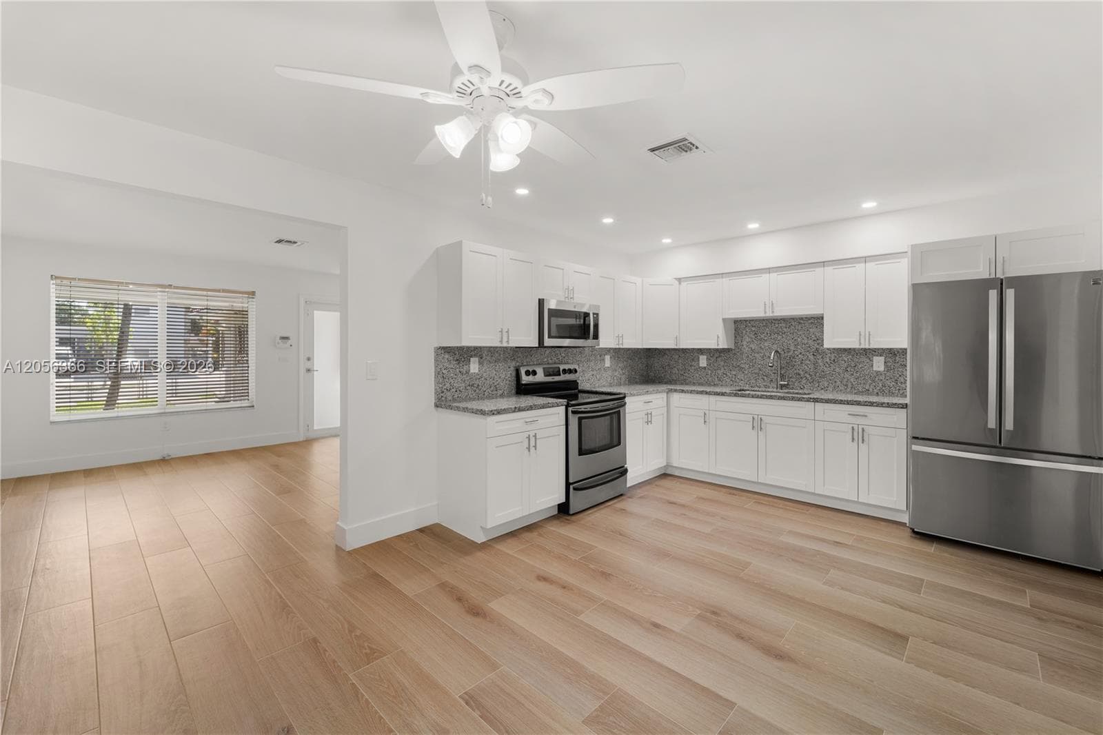 35 NW 49th Ave # Rear Unit, Miami, FL 33126 — zdjęcie 3