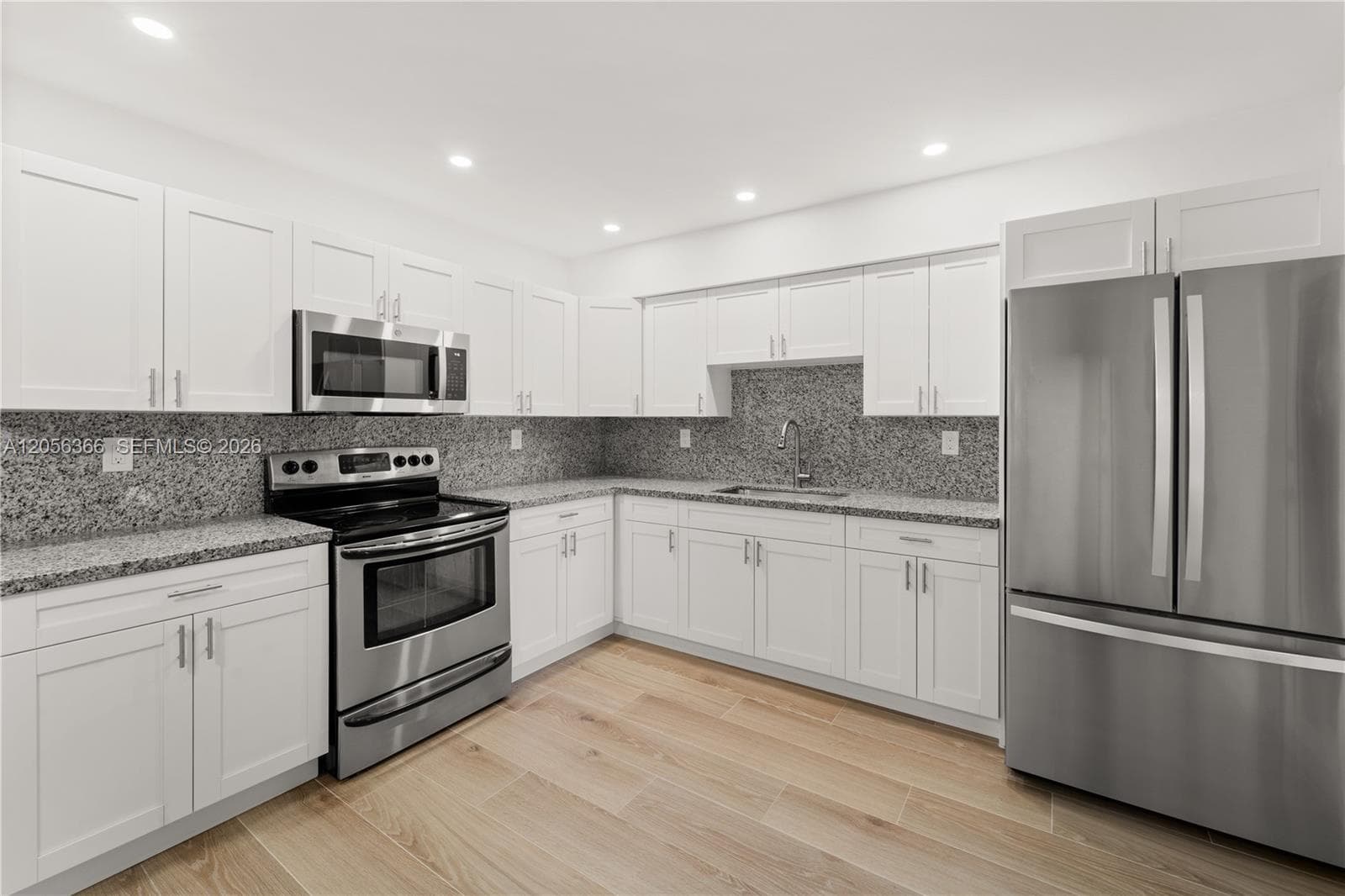 35 NW 49th Ave # Rear Unit, Miami, FL 33126 — zdjęcie 4