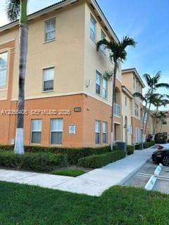 10012 NW 7th St # 216, Miami, FL 33172 — zdjęcie 3