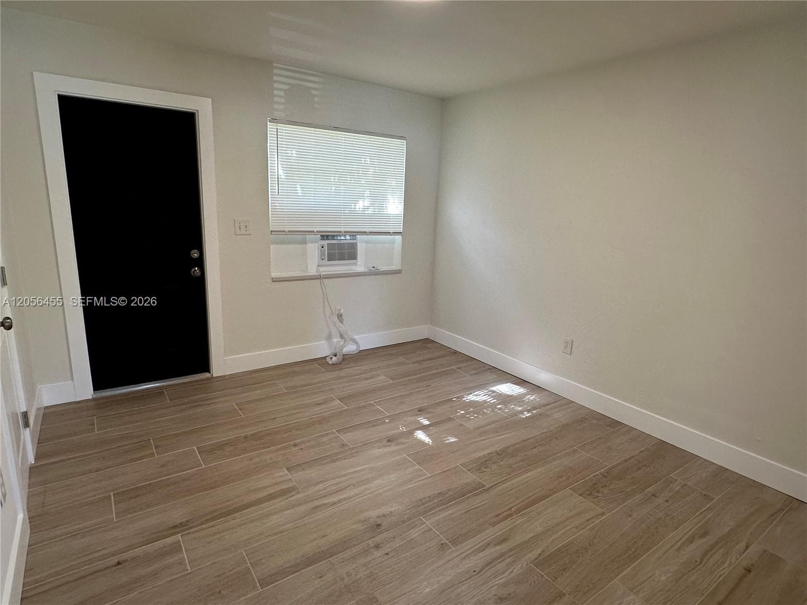 1048 E Avenue E # 3, Riviera Beach, FL 33404 — zdjęcie 2