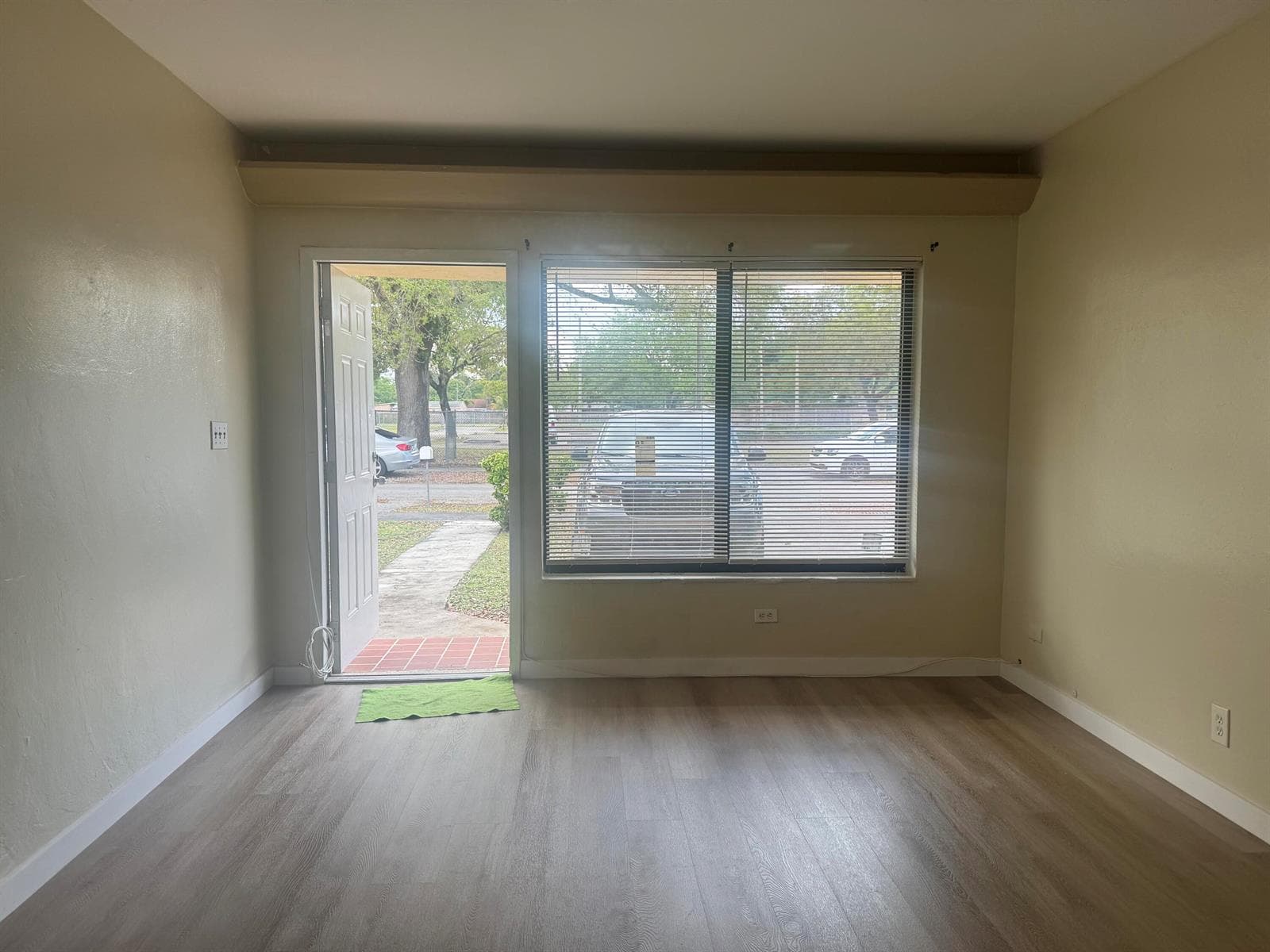 2360 NW 98TH Street, Miami, FL 33147 — zdjęcie 2