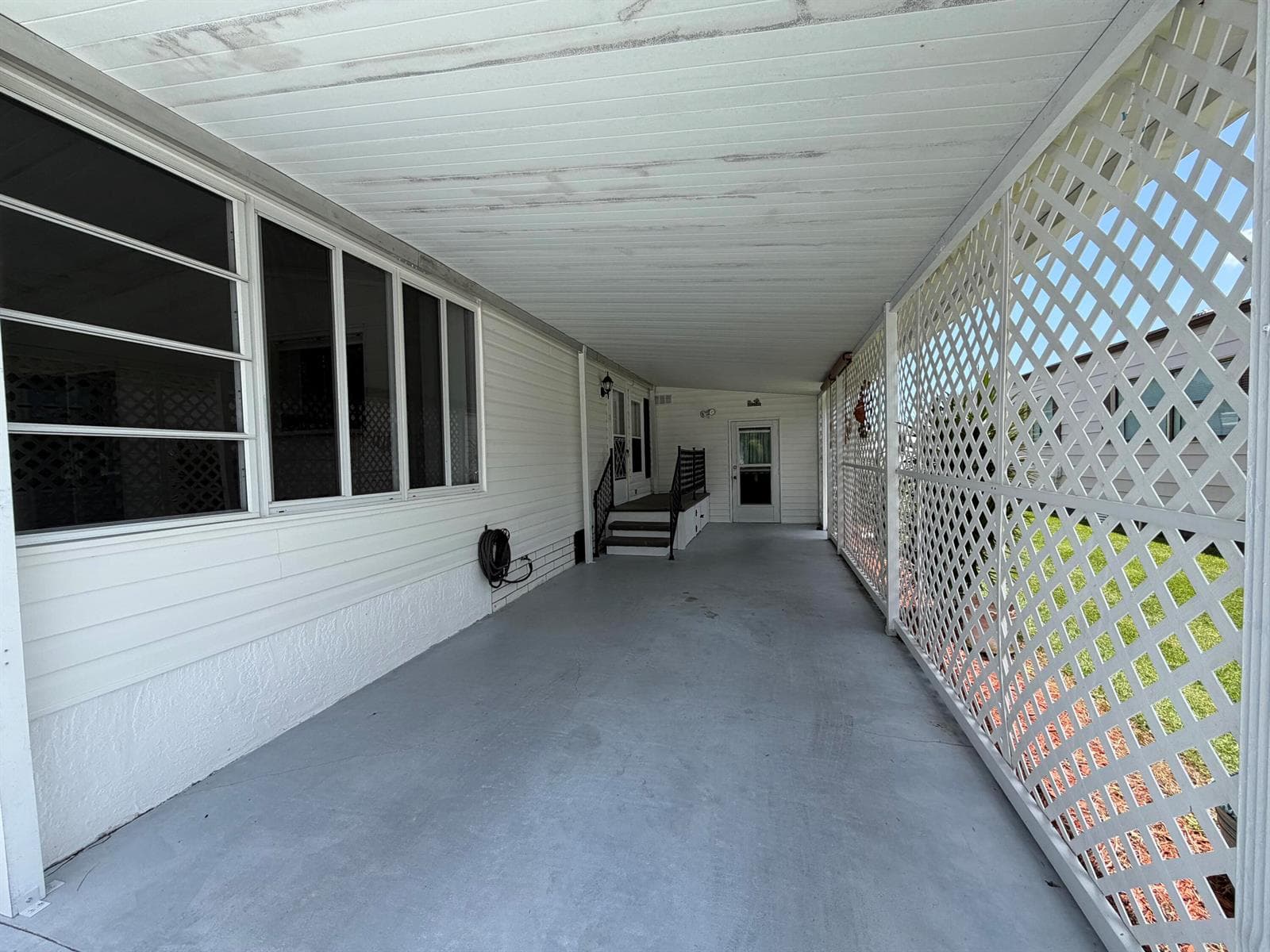 8204 W BITTERBUSH Lane, Port St. Lucie, FL 34952 — zdjęcie 3