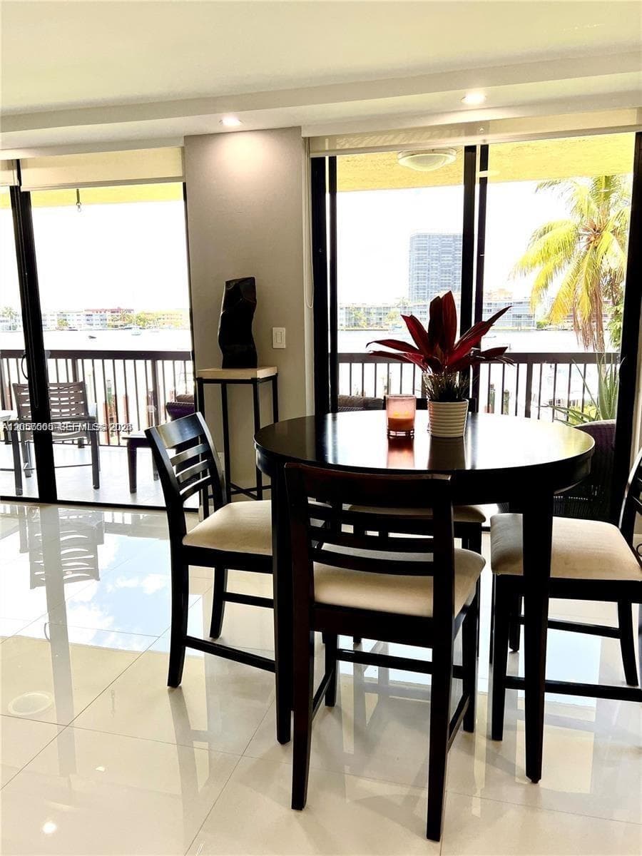 200 Golden Isles Dr # 206, Hallandale Beach, FL 33009 — zdjęcie 3