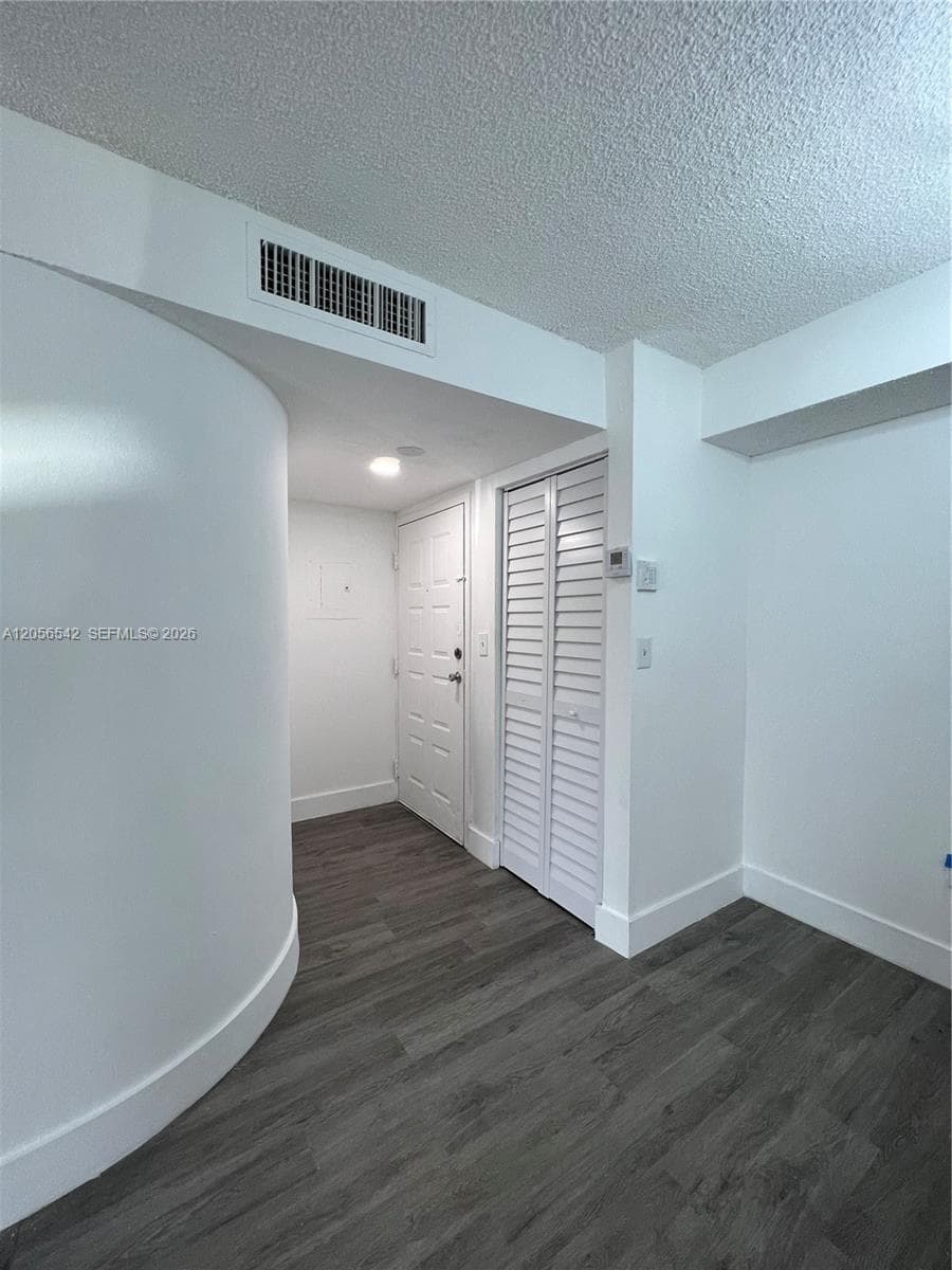7235 NW 179th St # 104, Hialeah, FL 33015 — zdjęcie 3