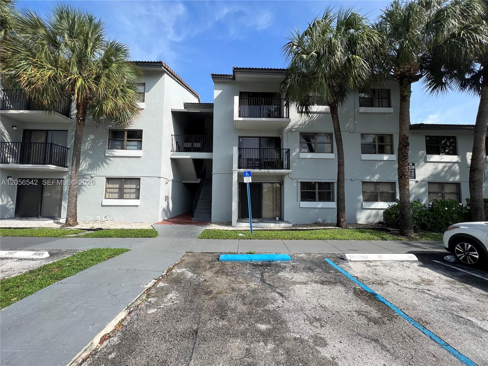 7235 NW 179th St # 104, Hialeah, FL 33015