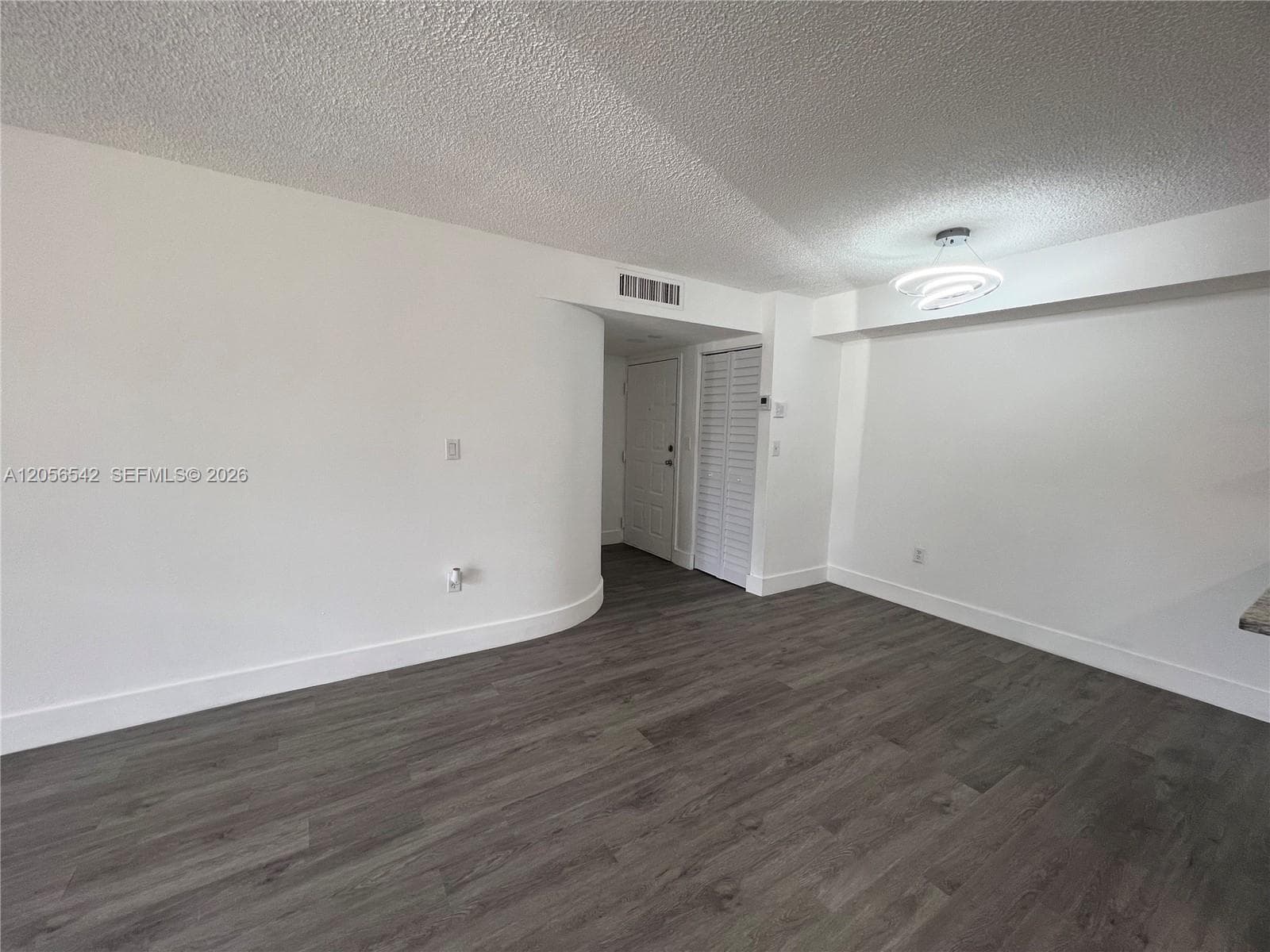 7235 NW 179th St # 104, Hialeah, FL 33015 — zdjęcie 4