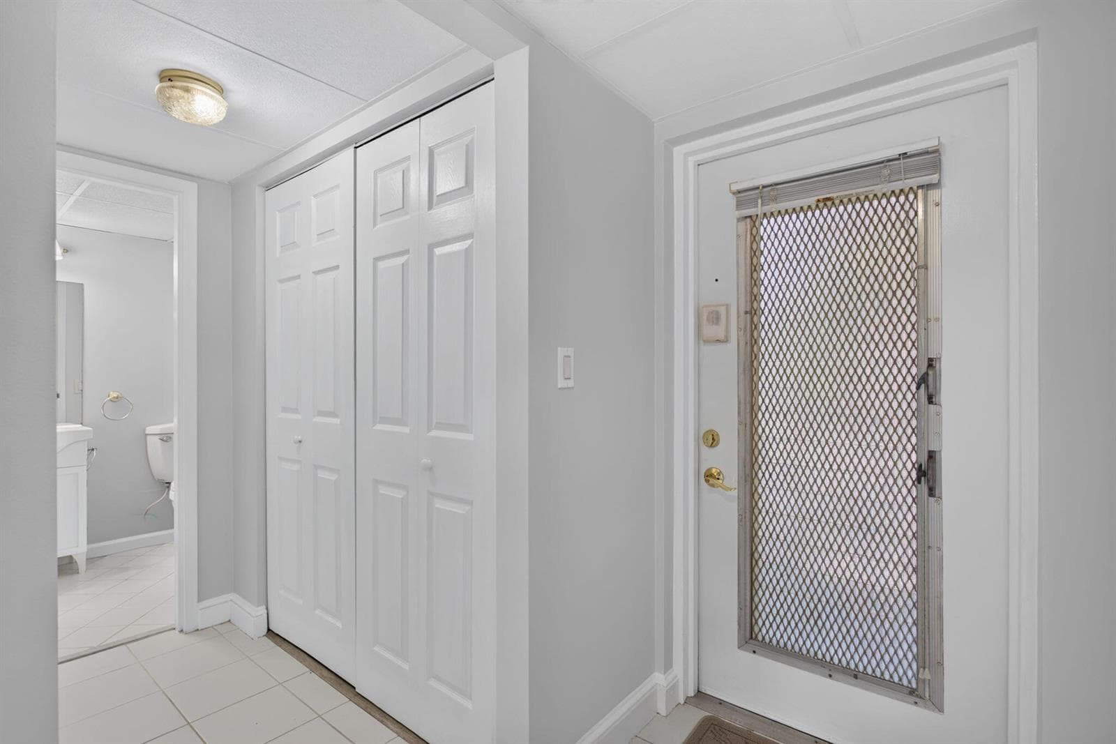 1030 Country Club Drive # 205, Margate, FL 33063 — zdjęcie 3
