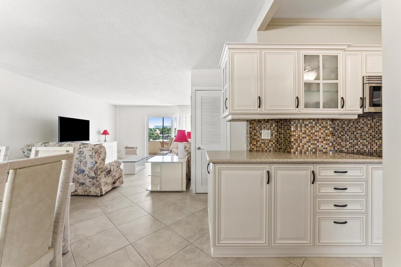 220 Kings Point Drive # 210, Sunny Isles Beach, FL 33160