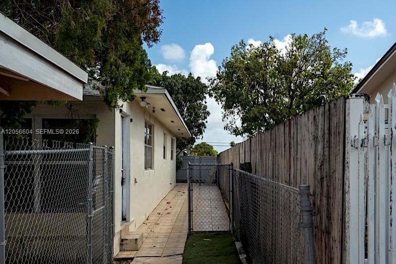 3438 SW 2nd St, Miami, FL 33135 — zdjęcie 2