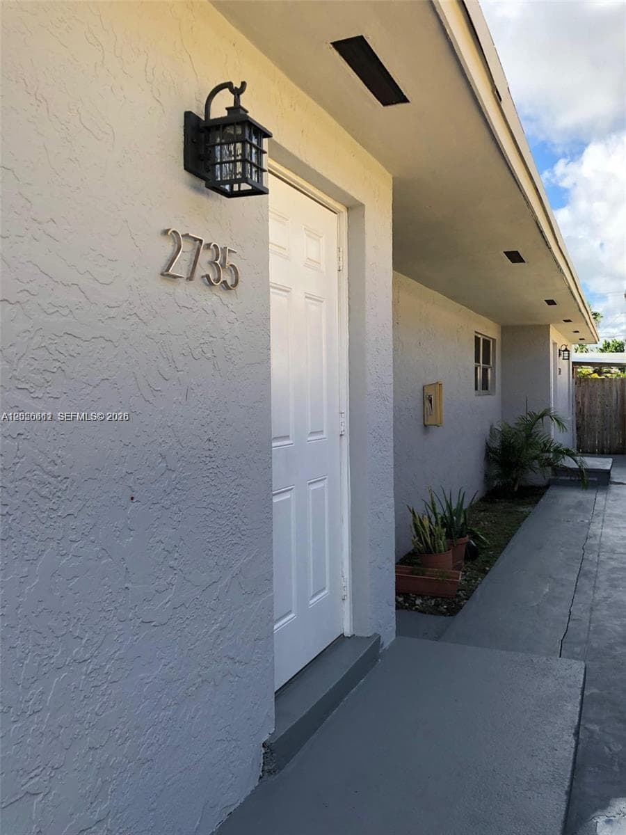 2735 NW 27th St, Miami, FL 33142 — zdjęcie 3