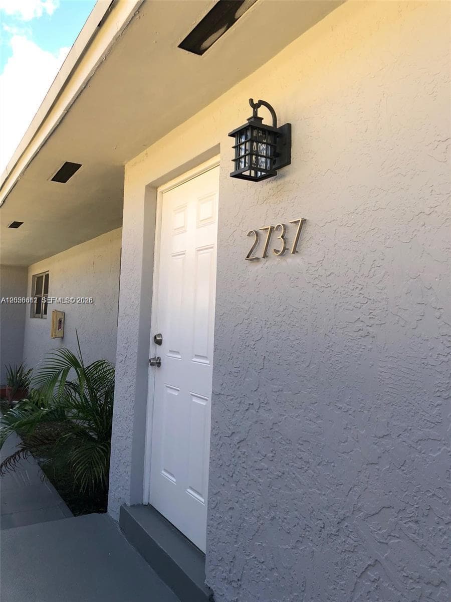 2735 NW 27th St, Miami, FL 33142 — zdjęcie 4