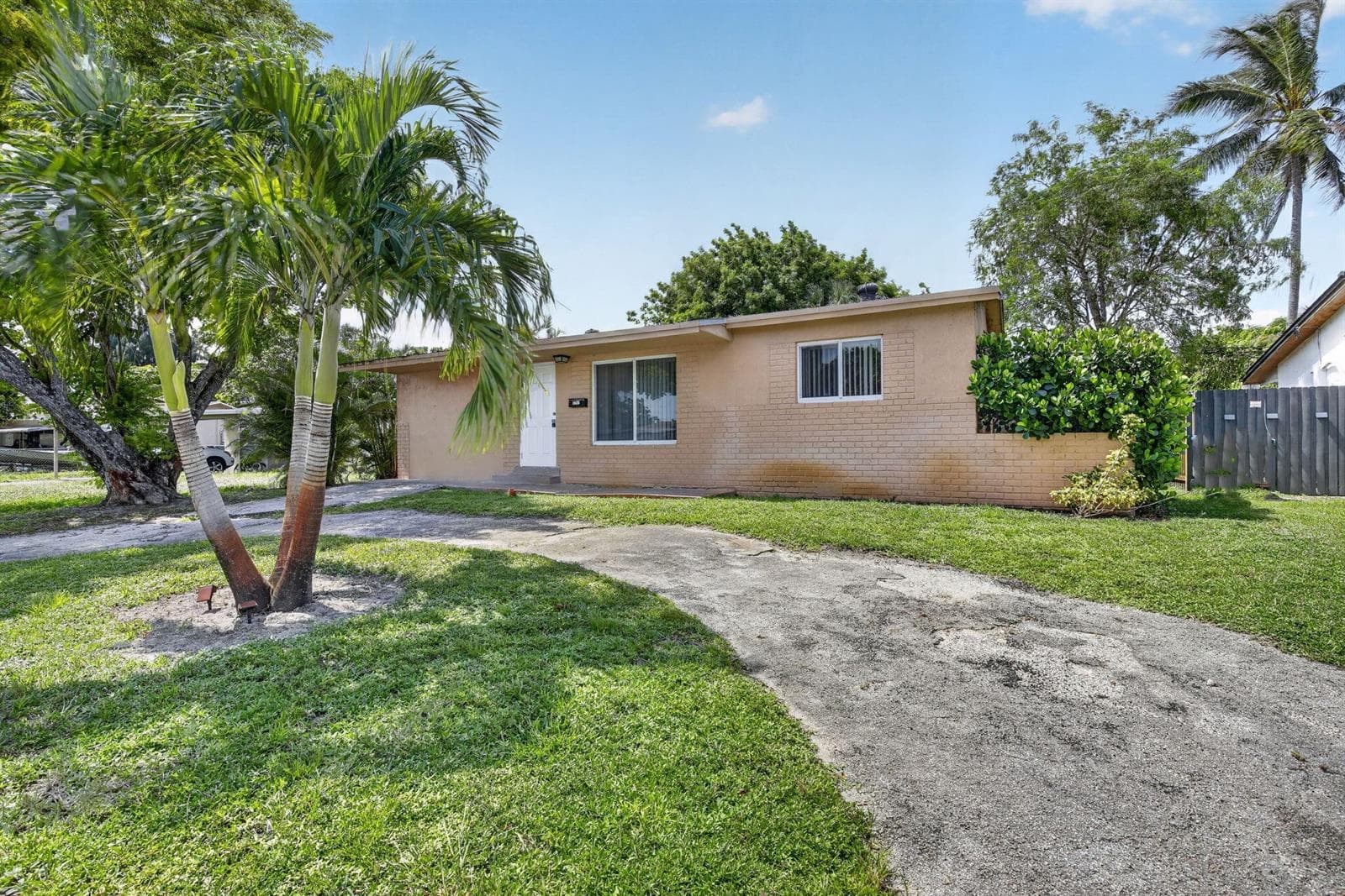 6281 NW 14TH Court, Sunrise, FL 33313 — zdjęcie 3