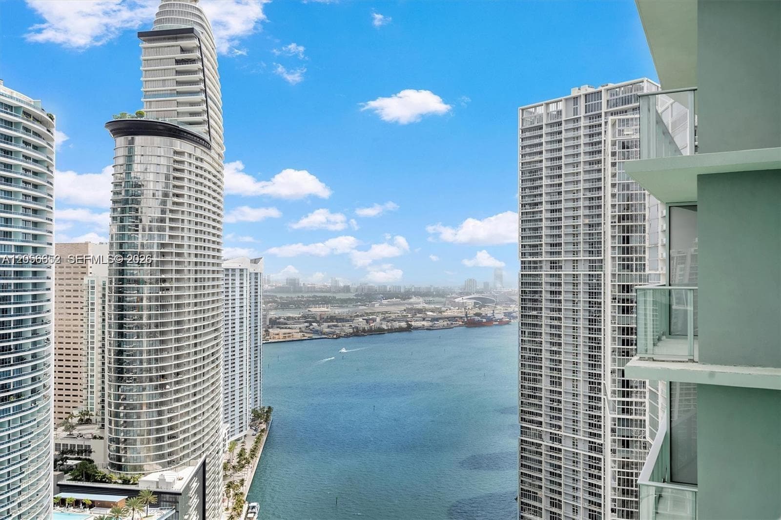 77 SE 5th St # 4106, Miami, FL 33131