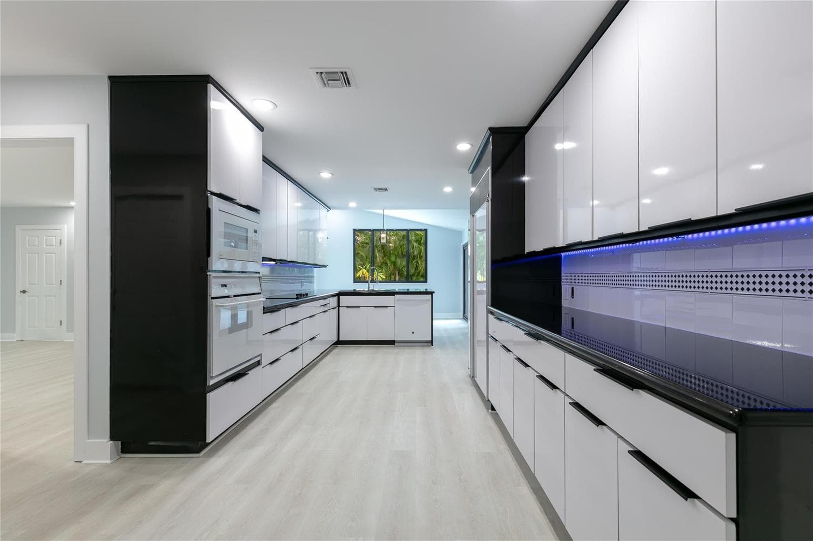 13401 SW 83RD Avenue, Pinecrest, FL 33156 — zdjęcie 5