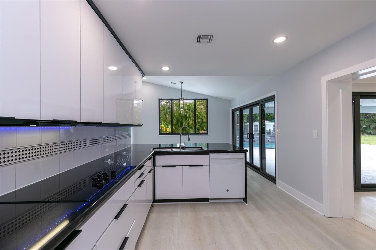 13401 SW 83RD Avenue, Pinecrest, FL 33156 — zdjęcie 4