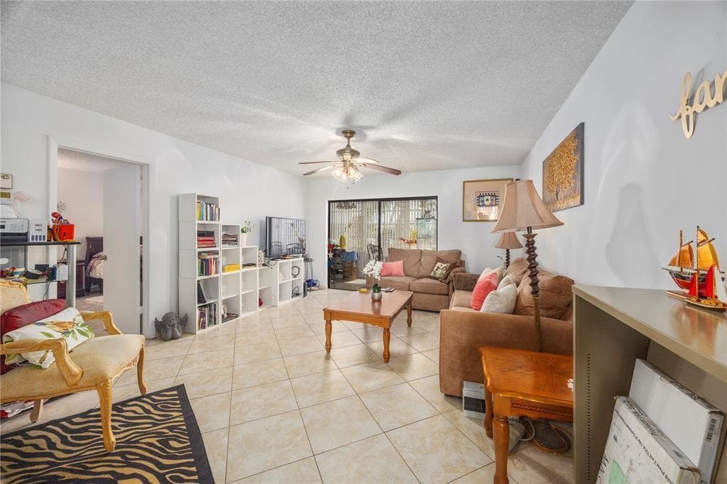 3990 NW 42ND Avenue # 311, Lauderdale Lakes, FL 33319 — zdjęcie 2