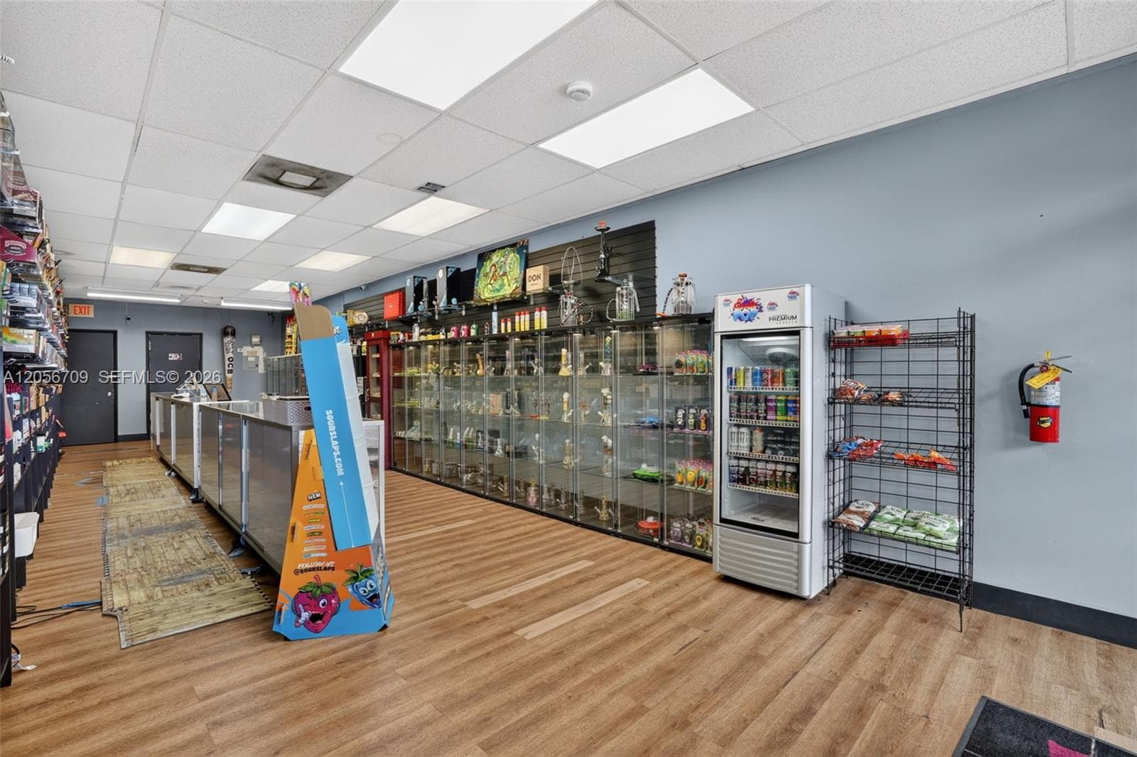 Smoke Shop for Sale in Coral Gables, Coral Gables, FL 33134 — zdjęcie 3