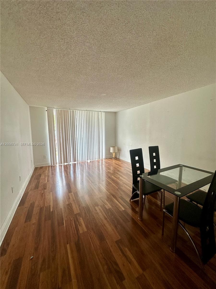 486 NW 165th St Rd # B-103, Miami, FL 33169 — zdjęcie 5