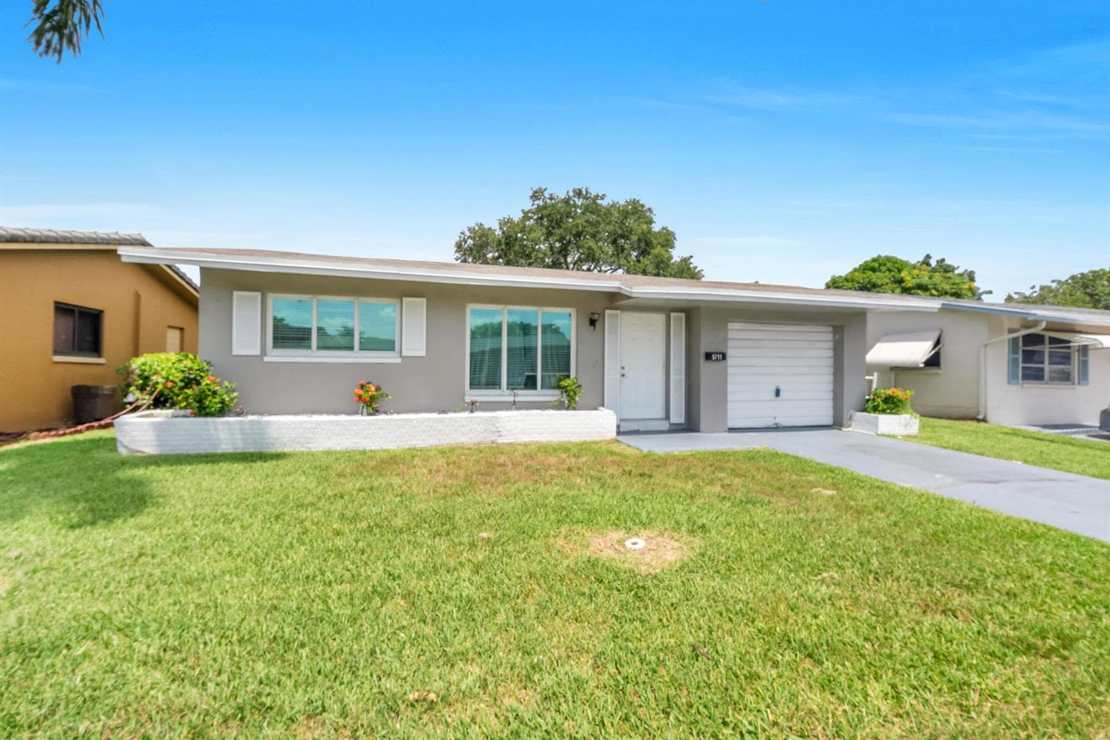 5711 NW 65TH Way, Tamarac, FL 33321 — zdjęcie 2