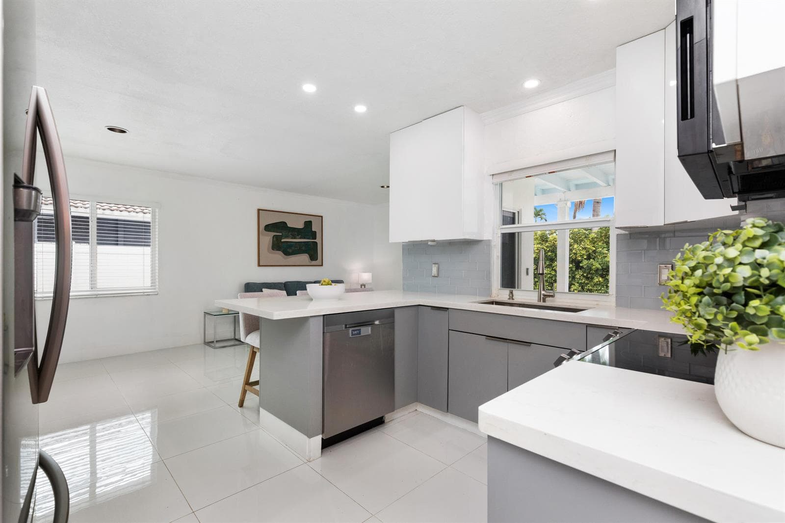 1771 NE 33RD Street, Oakland Park, FL 33334 — zdjęcie 4