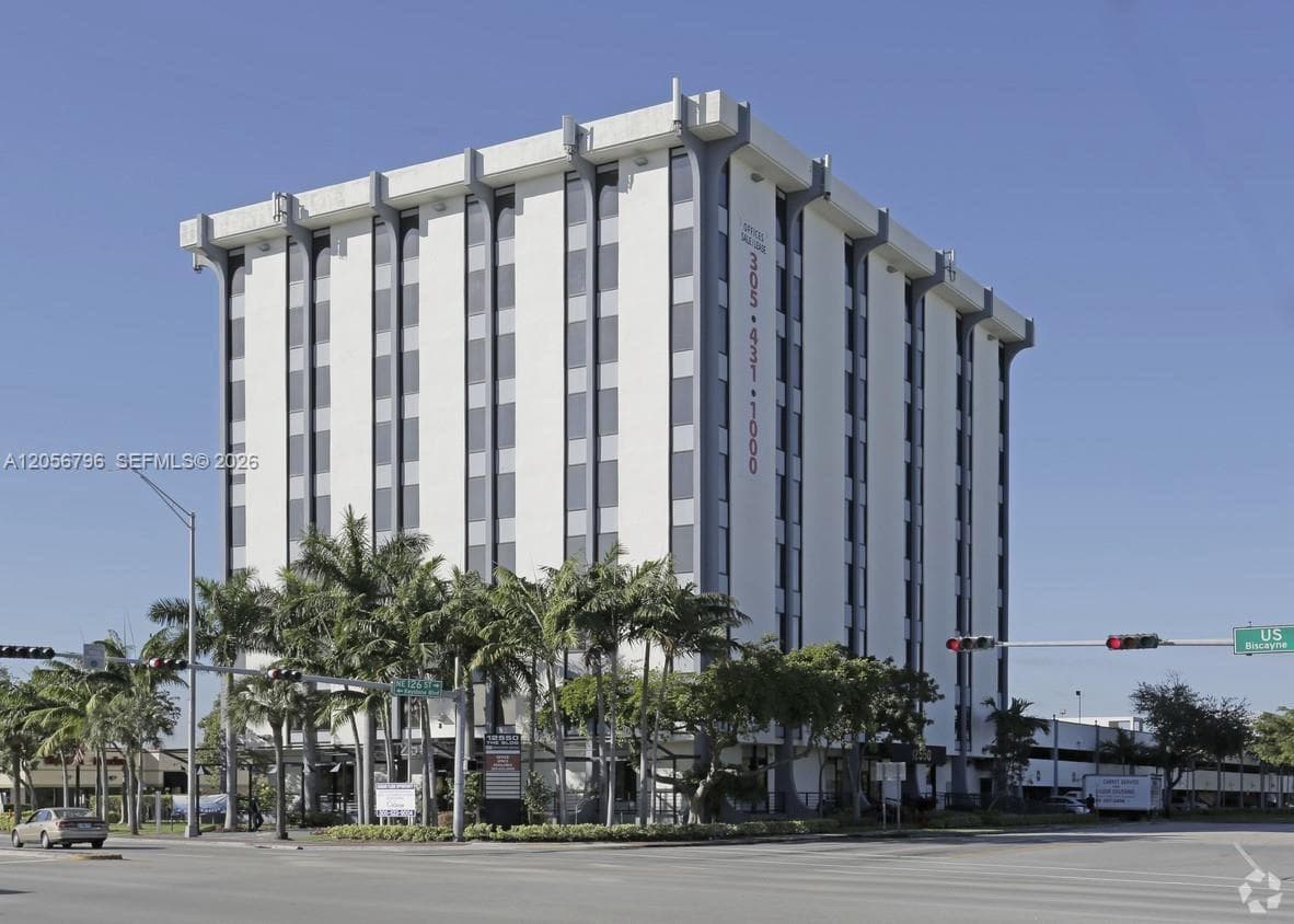 12550 Biscayne Blvd # 403, North Miami, FL 33181 — zdjęcie 2