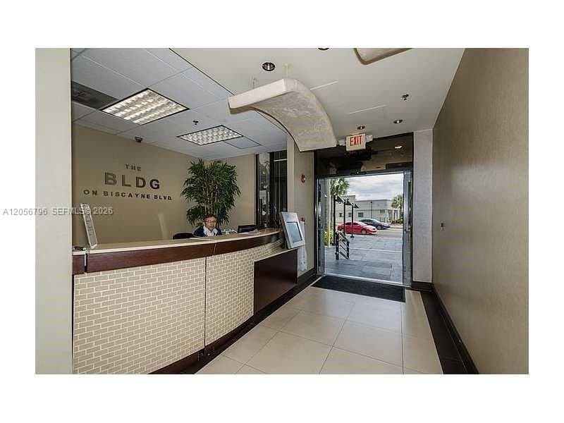12550 Biscayne Blvd # 403, North Miami, FL 33181 — zdjęcie 4