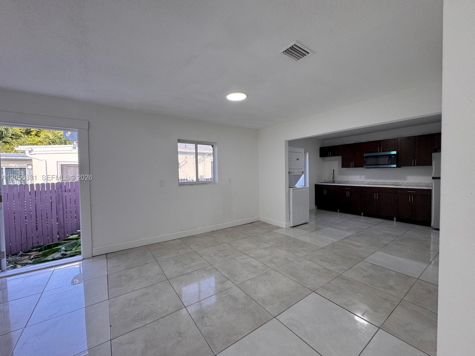2803 SW 26th St # FRONT, Miami, FL 33133 — zdjęcie 2