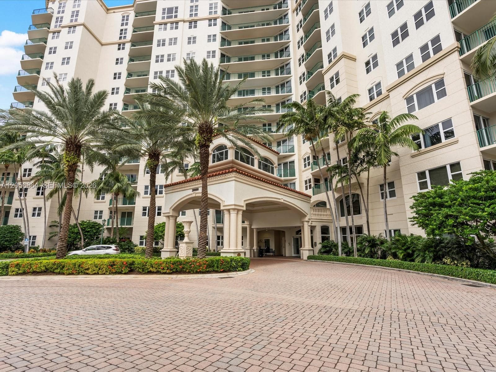20000 E Country Club Dr # 416, Aventura, FL 33180