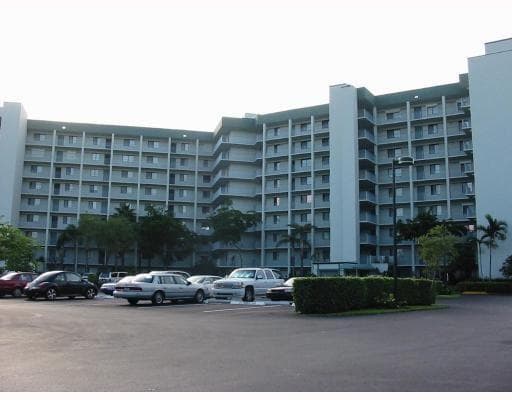 2334 S Cypress Bend Drive # 802, Pompano Beach, FL 33069
