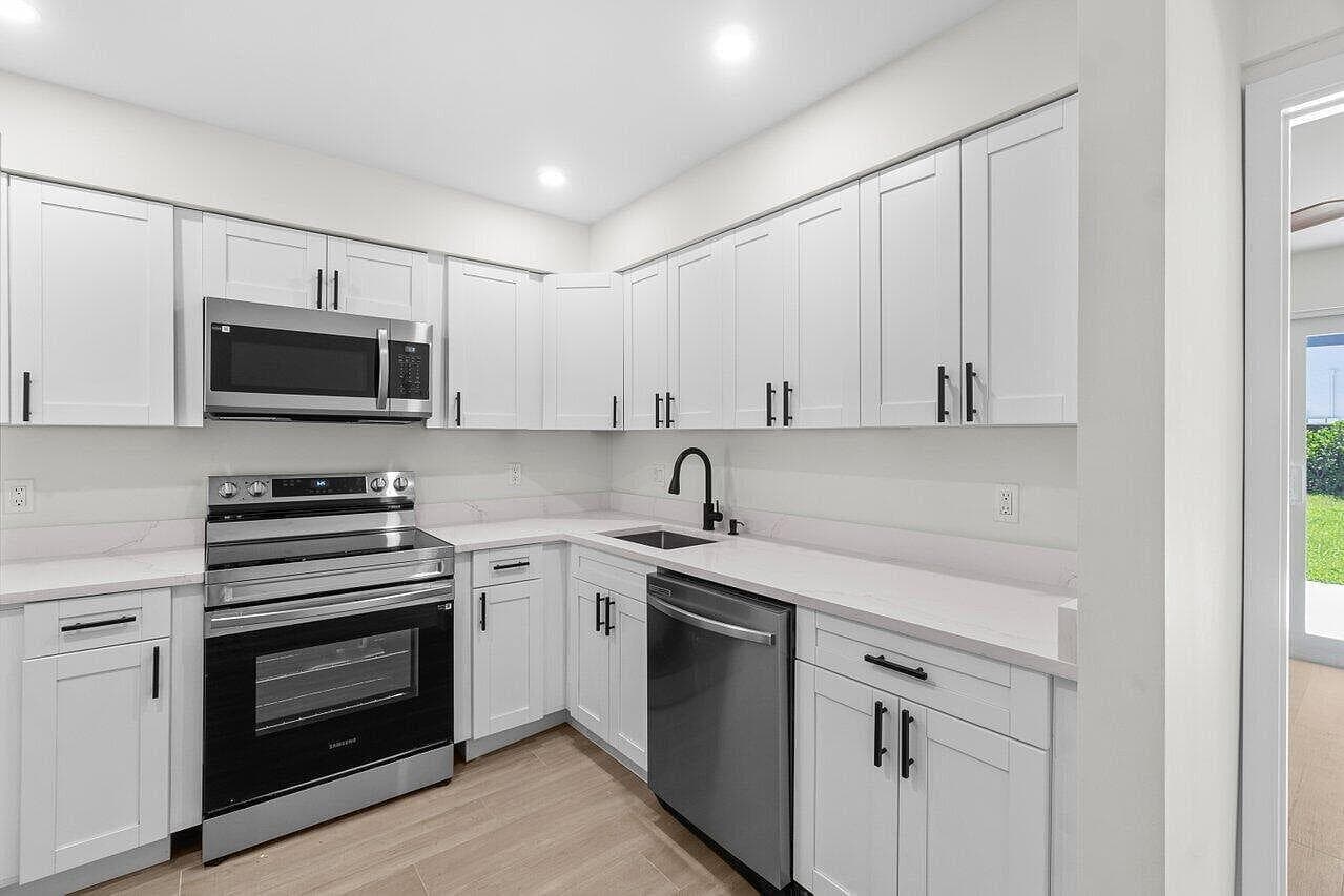 4498 NW 2nd Avenue, Boca Raton, FL 33431 — zdjęcie 4