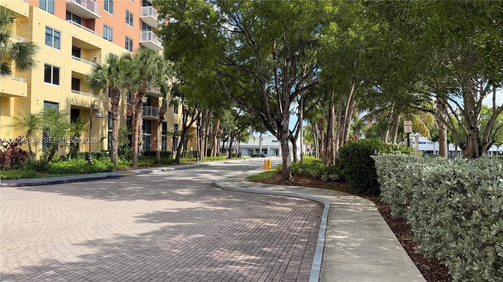 2775 NE 187th St # 316, Aventura, FL 33180
