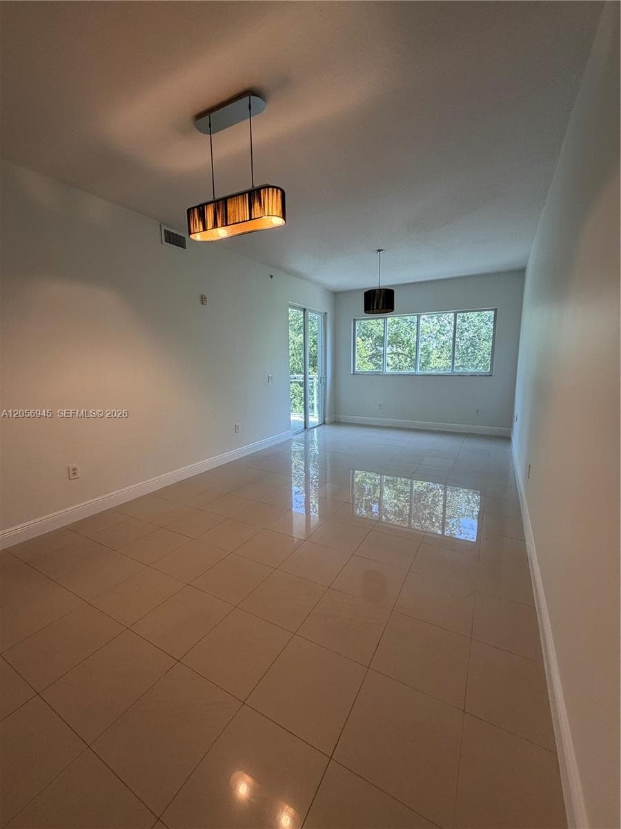 652 NE 63rd St # 404, Miami, FL 33138 — zdjęcie 5