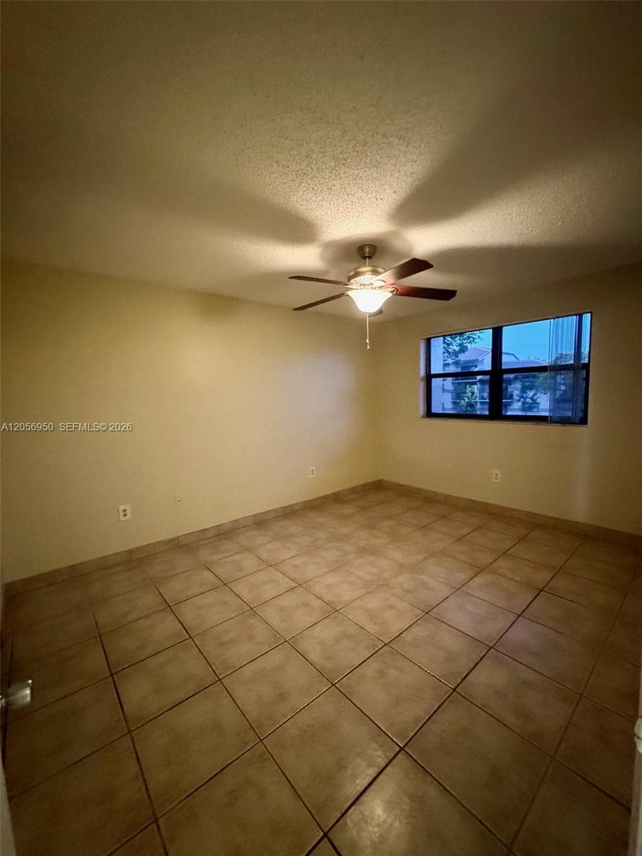 9945 Nob Hill Ct # 9945, Sunrise, FL 33351 — zdjęcie 2