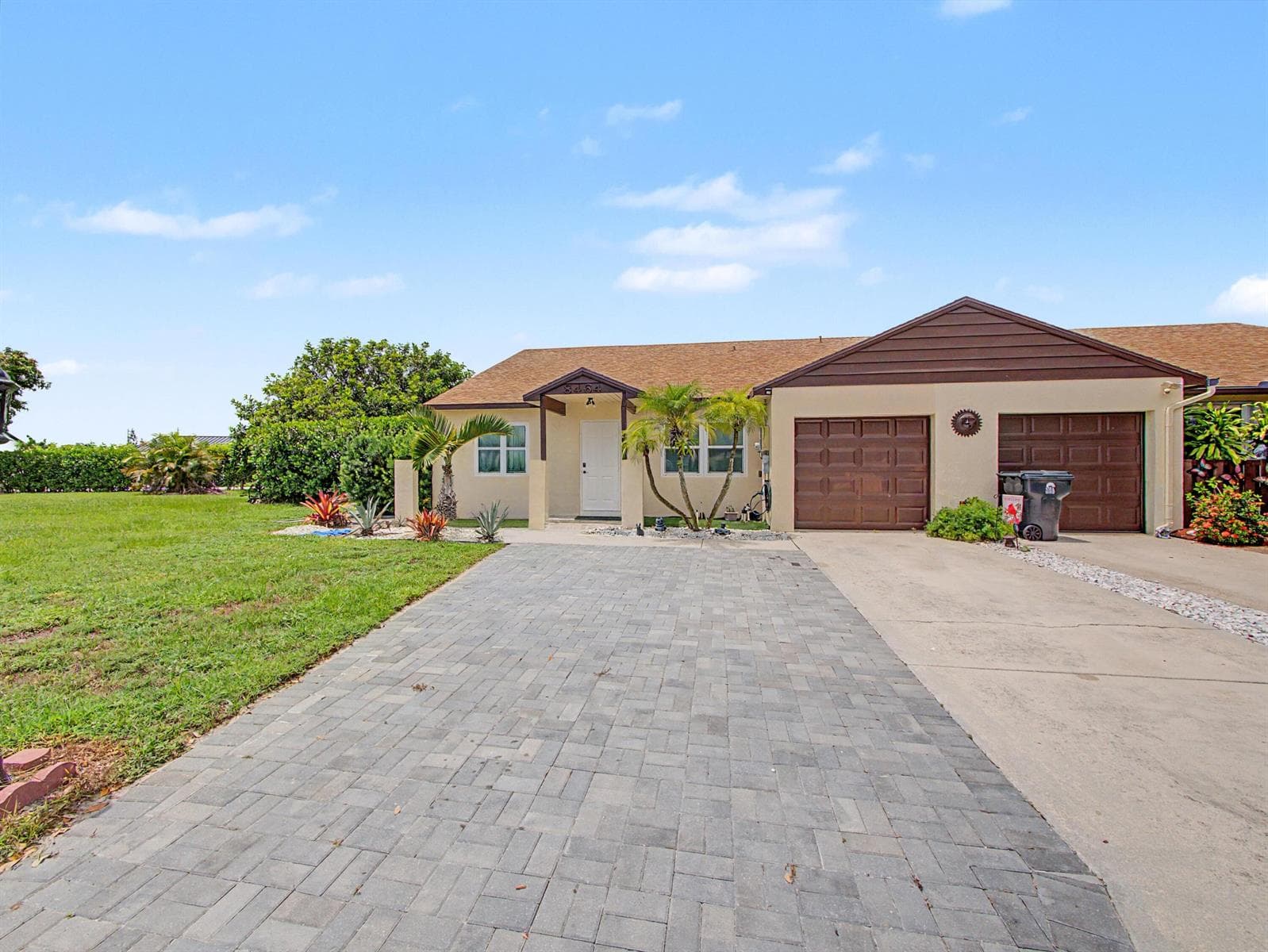 8464 Lakepoint Court, Wellington, FL 33467
