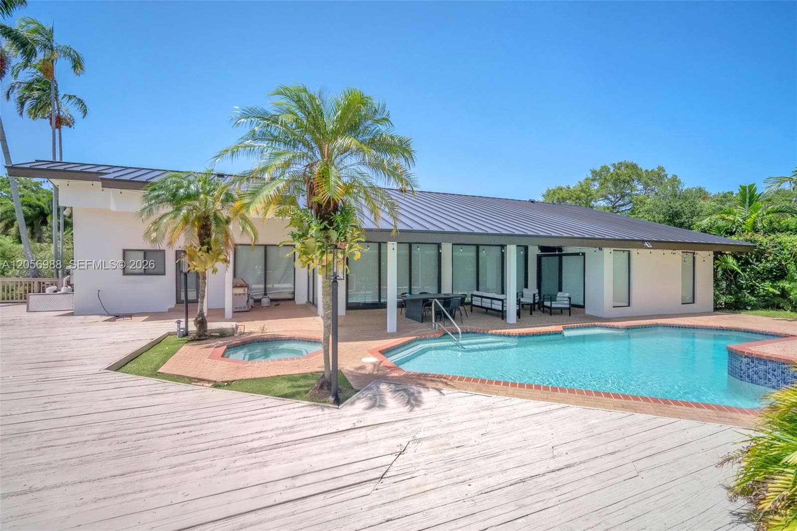 3180 N 36th St, Hollywood, FL 33021