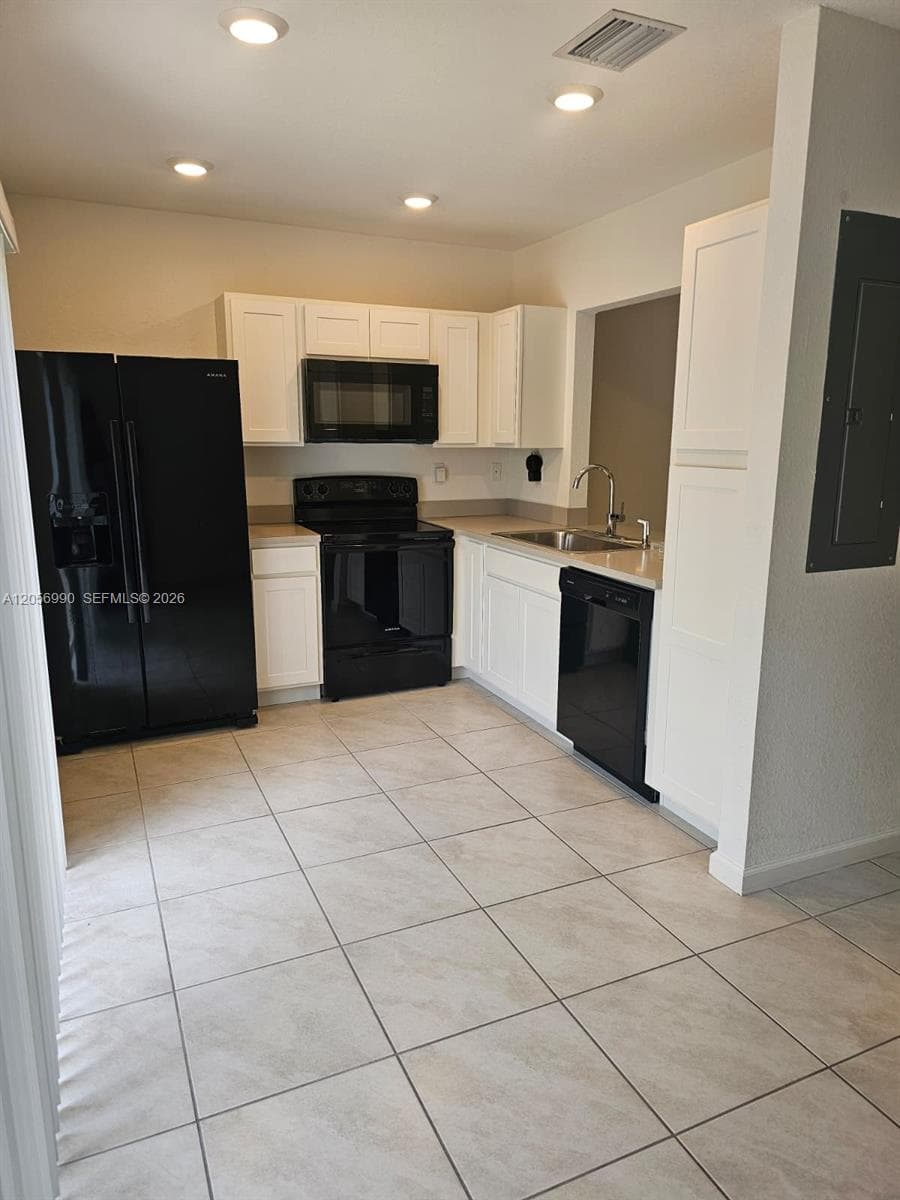 561 NE 5th St, Florida City, FL 33034 — zdjęcie 3