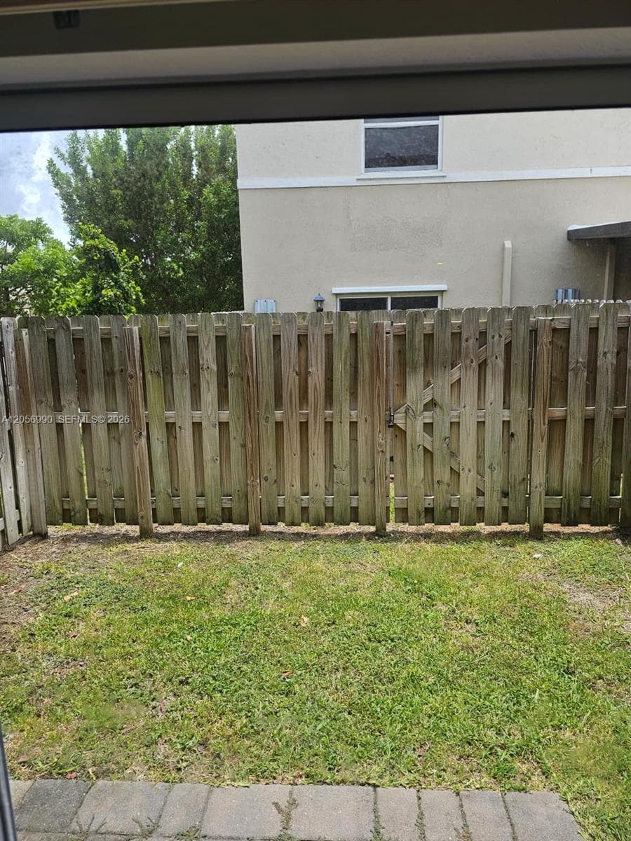 561 NE 5th St, Florida City, FL 33034
