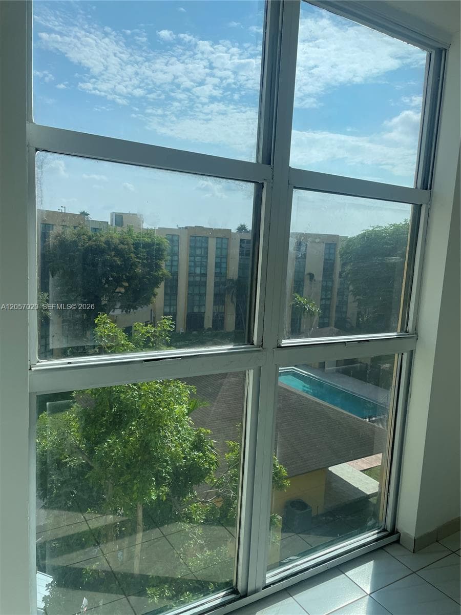 11780 SW 18th St # 510-2, Miami, FL 33175 — zdjęcie 2