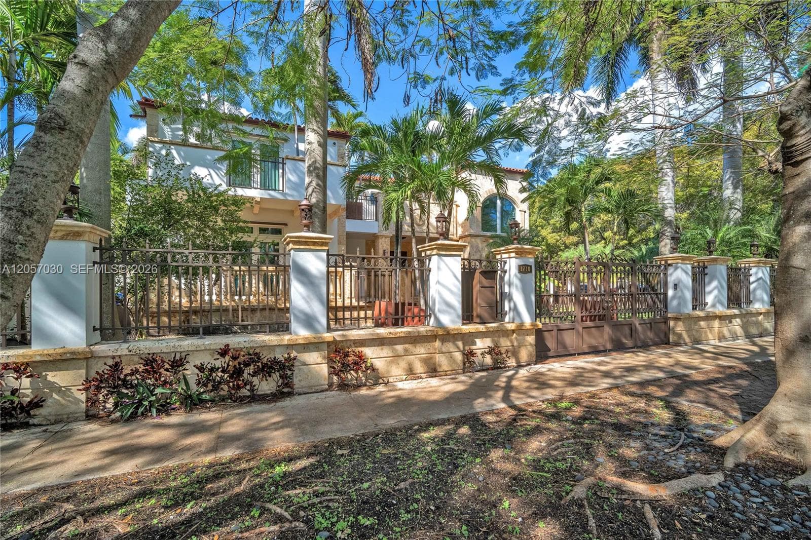 1710 S Miami Ave, Miami, FL 33129 — zdjęcie 3