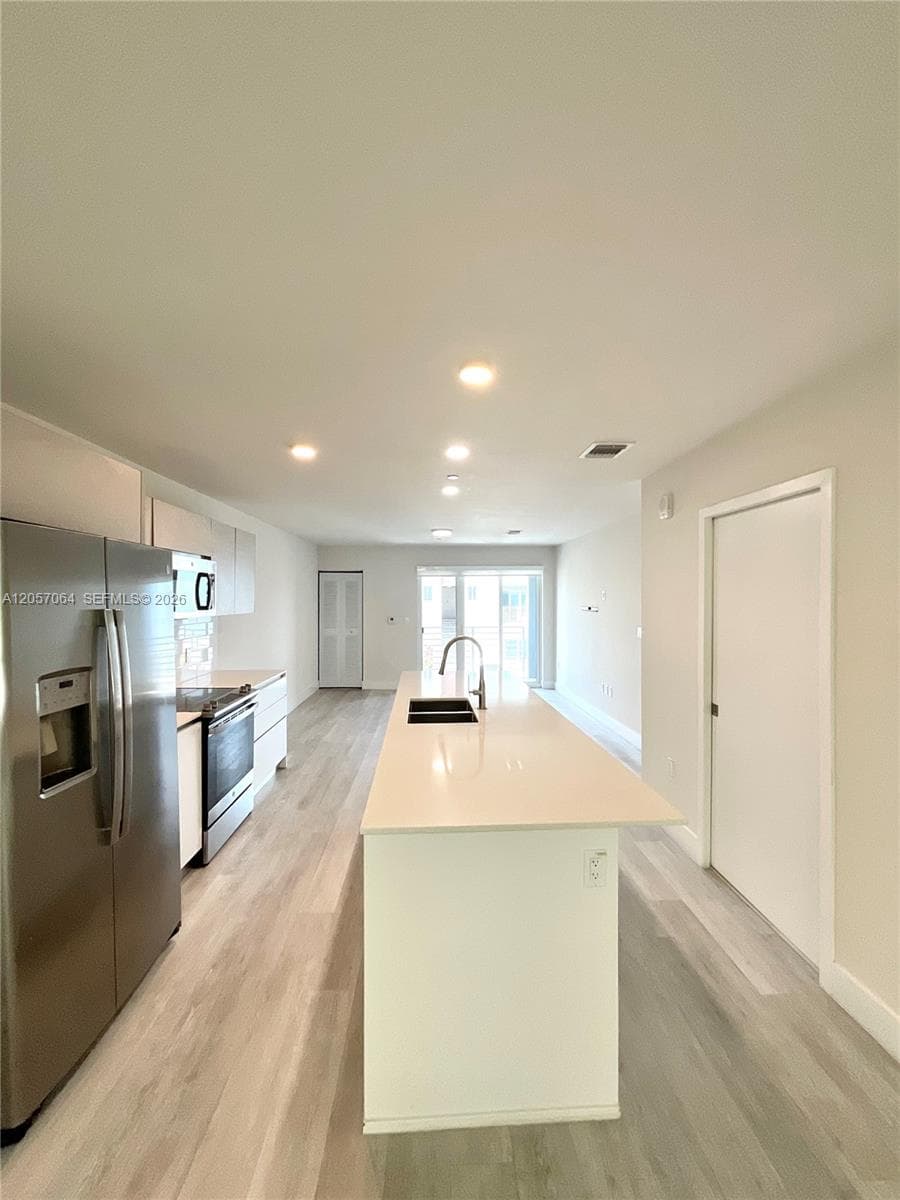 2555 NE 193rd St # 2206, Miami, FL 33180