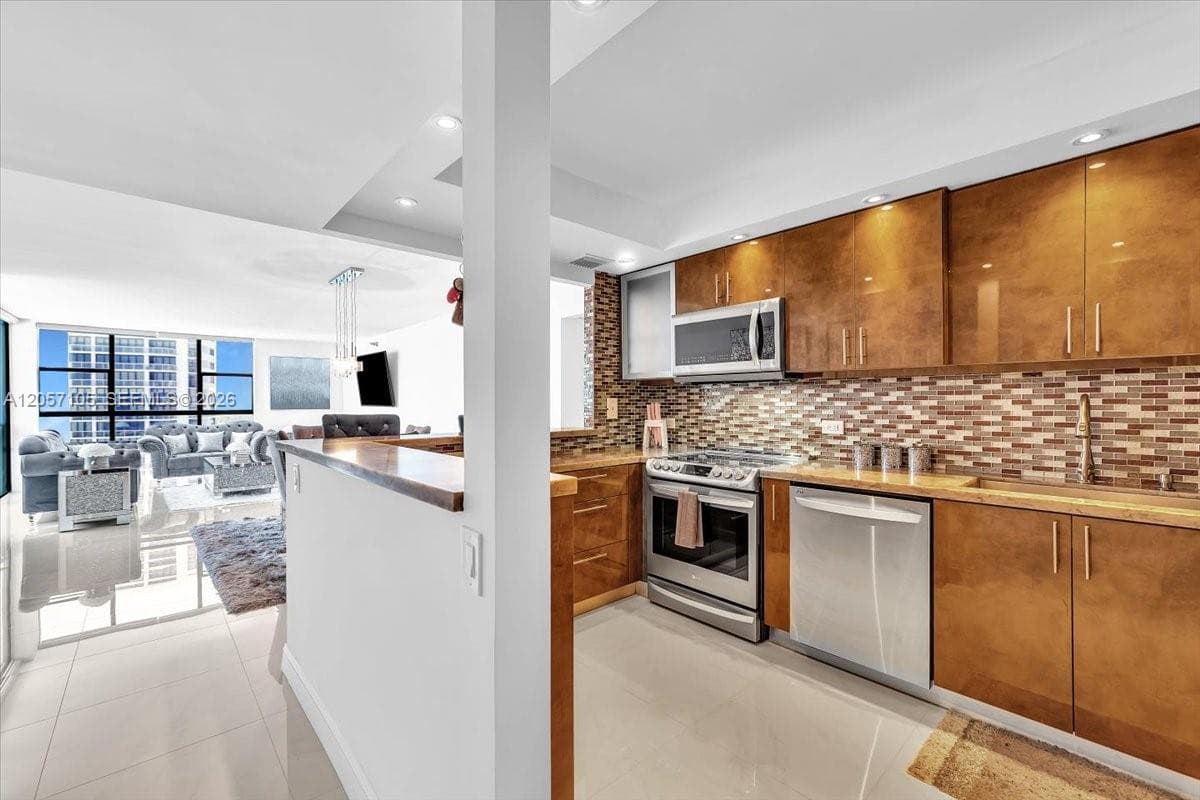 20515 E Country Club Dr # 2048, Aventura, FL 33180 — zdjęcie 4