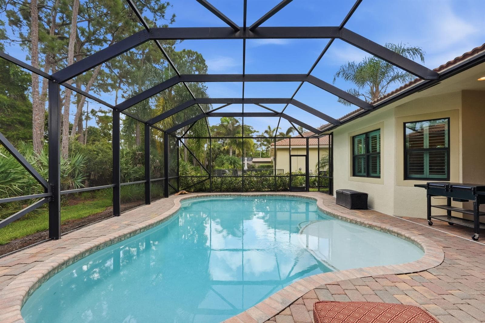 2553 NW CRYSTAL LAKE Drive NW, Jensen Beach, FL 34957 — zdjęcie 2